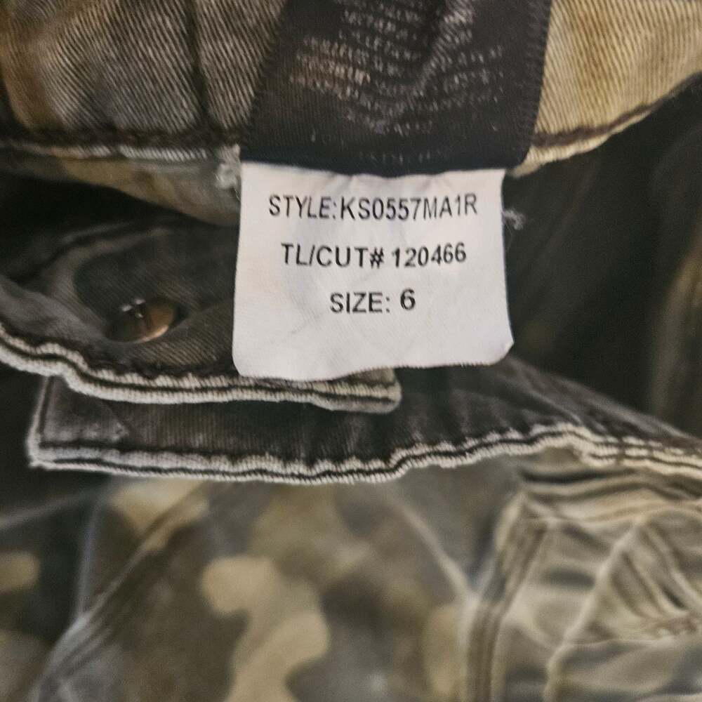 KUT from the Kloth Alice Camo Cut Off Jean Shorts Size 6 - Picture 5 of 8